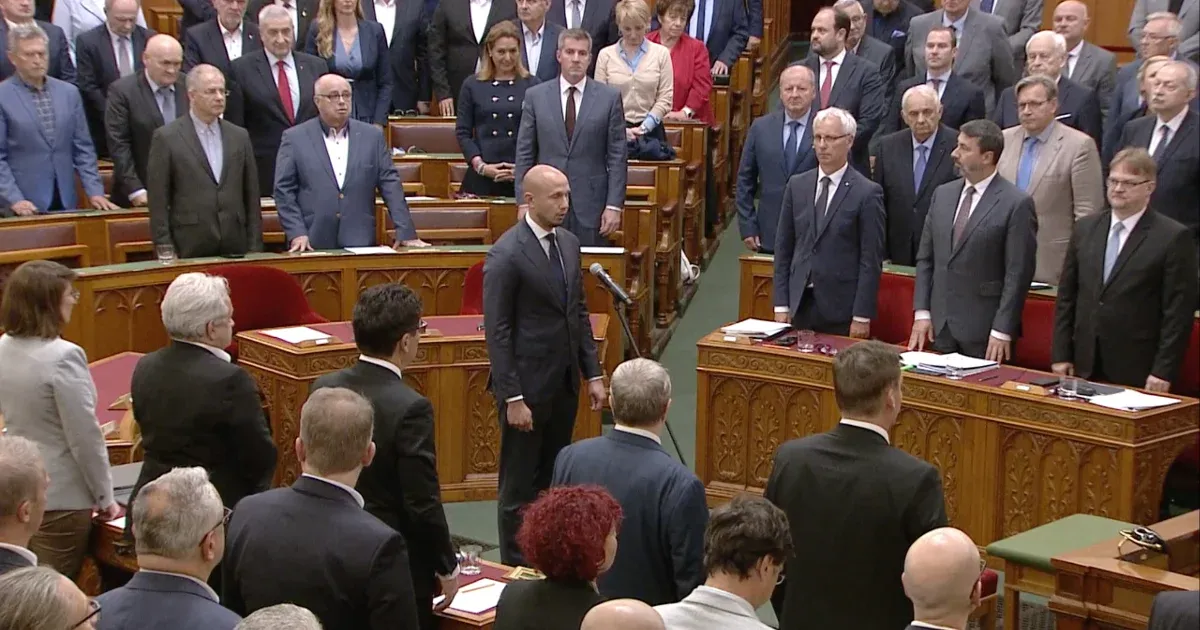Nagy taps fogadta a parlamentben Gyurcsány lemondását, utódja letette a képviselői esküjét
