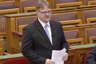 Az igazságügyi államtitkár szerint igazából az ukránpárti propaganda ellen lépne fel az ellehetetlenítési törvény