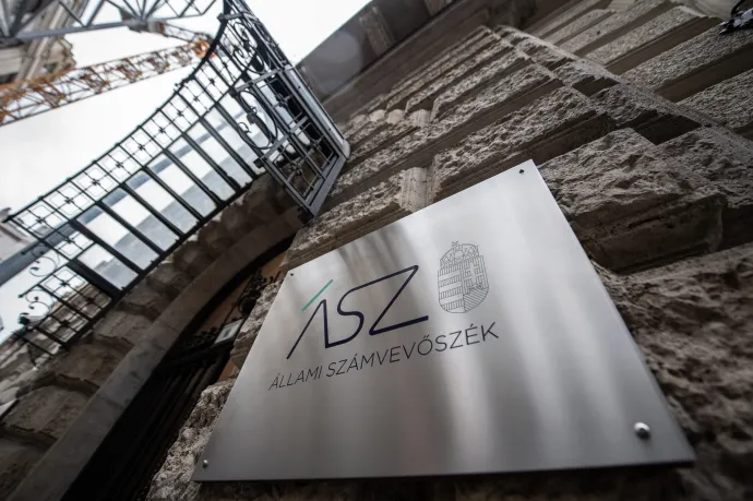 Két és fél év alatt 167 millió forintot költött az Állami Számvevőszék elismerésekre