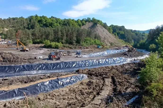Ismét megnőtt a Korond-patak vízszintje, be kellett indítani az egyik nagy kapacitású motoros szivattyút