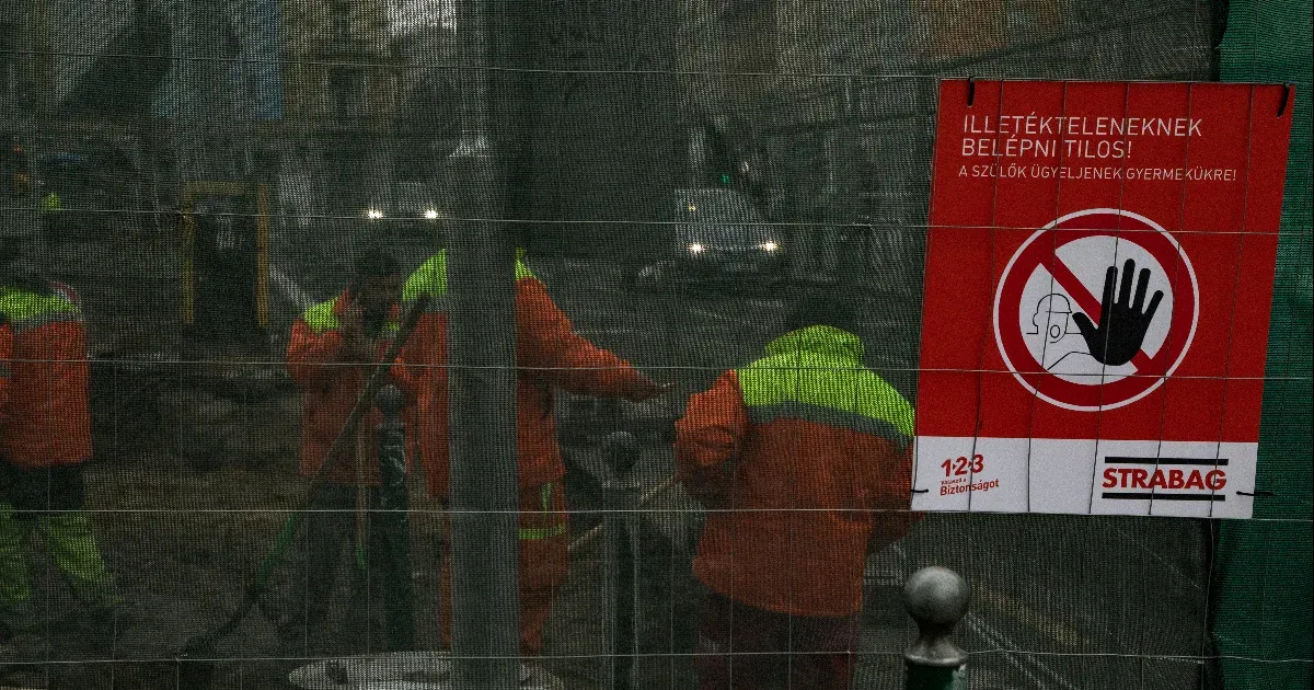 Megszavazták Lázár János javaslatát, amit a Strabag megfenyegetése után nyújtott be