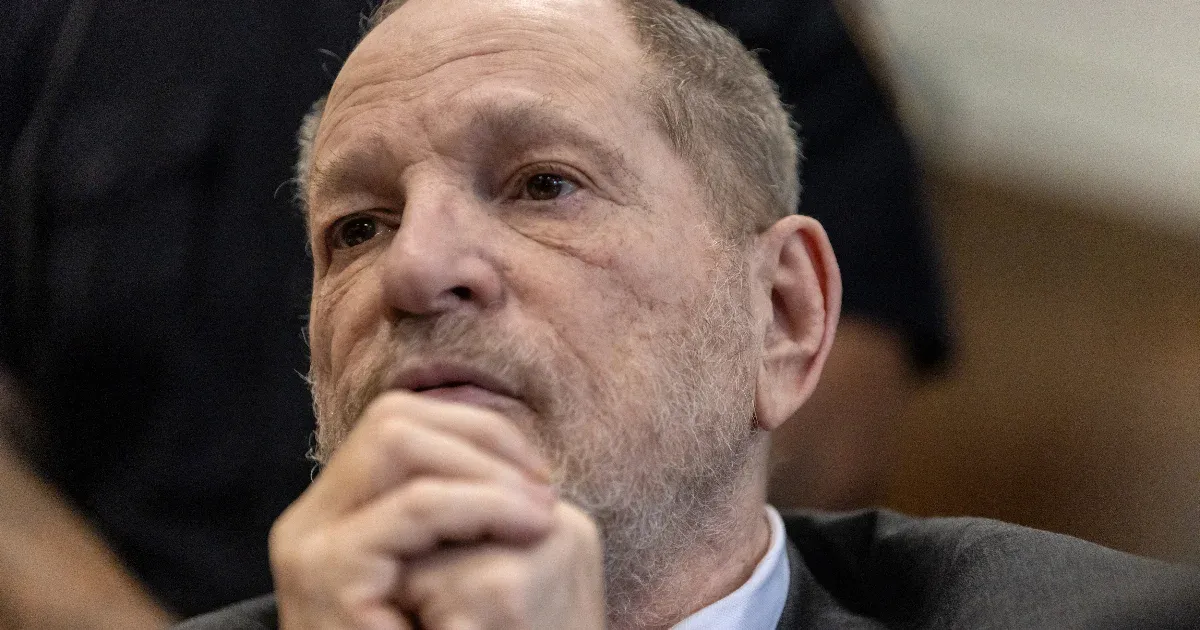Harvey Weinstein szerint csak azért adott Rose McGowannek 100 ezer dollárt, hogy a saját házasságát mentse