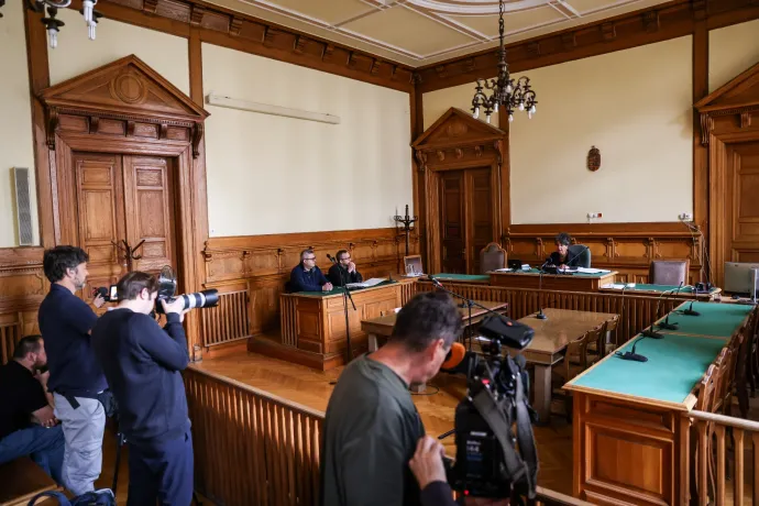Nem jelentek meg a Szuverenitásvédelmi Hivatal képviselői, elnapolták az Átlátszó által indított per tárgyalását