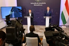 Kutatók tucatjait csábítaná haza a kormány, új vagyonkezelő alapítványt hoznak létre a Nobel-díjas Krausz Ferenc vezetésével