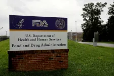 Az idősekre és a veszélyeztetettekre korlátozná az amerikai gyógyszerhatóság a Covid-vakcinákat