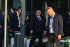 Orbán Viktor a türk államok vezetőivel vacsorázott a Mol-toronyban, miközben az ellehetetlenítési törvény vitája zajlott