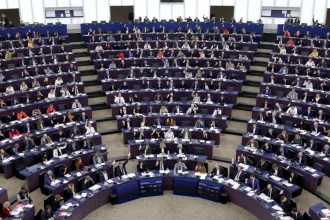 Sürgős vitát rendezhet szerdán az Európai Parlament a magyar ellehetetlenítési törvényről