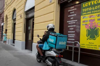 Fokozott rendőri ellenőrzésre számíthatnak szerdától a bringások és motorosok