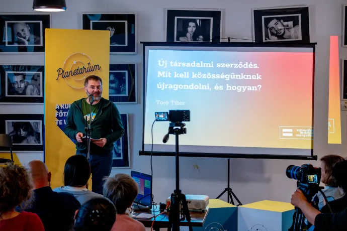 Toró Tibor politológus szerint át kell gondolnunk milyen típusú vezetésre, képviseletre, stratégiára van szükségünk – Fotó: Tamás Zsófia / Transtelex