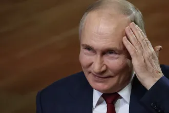 Kurszkba látogatott Vlagyimir Putyin, először az ukrán katonák kiűzése óta