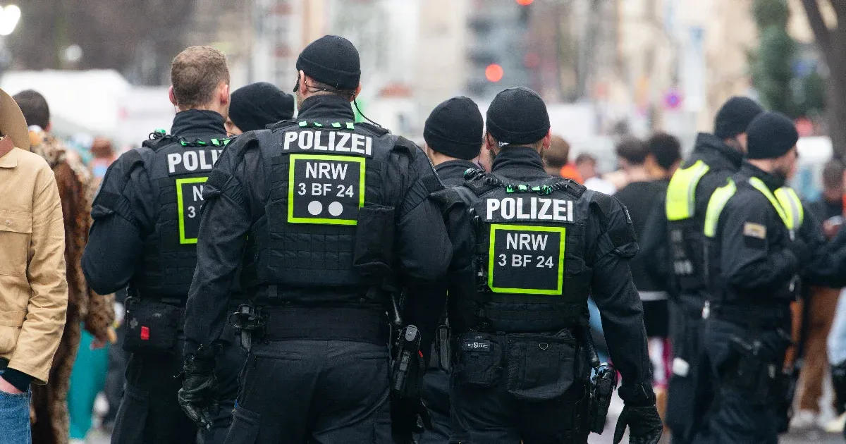Terrortámadást tervezhetett öt szélsőjobboldali fiatal Németországban, letartóztatták őket