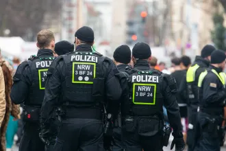 Terrortámadást tervezhetett öt szélsőjobboldali fiatal Németországban, letartóztatták őket