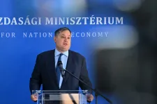 444: A Nemzetgazdasági Minisztérium tévedésből szétküldte egy munkatársuk személyes adatait