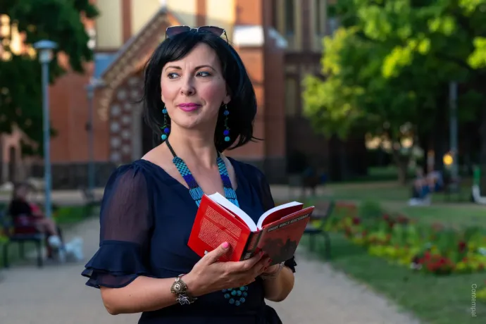 Amikor a politika bedarálja az egyházakat – Dr. Perintfalvi Rita lesz a Transtelex Dialóg vendége