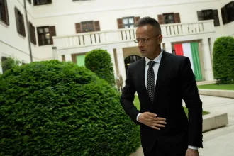 Szijjártó: Helyes döntést hoztunk, hogy semmilyen módon nem avatkozunk be a román elnökválasztásba