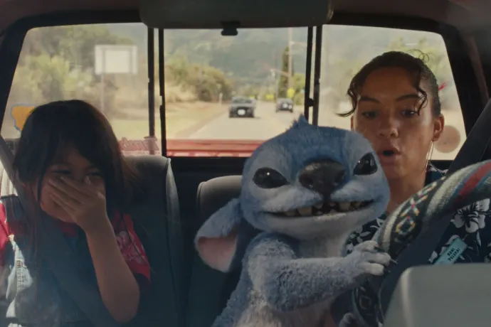 Maia Kealoha és Sydney Agudong Lilo és Nani szerepében – Fotó: Fórum Hungary / Disney