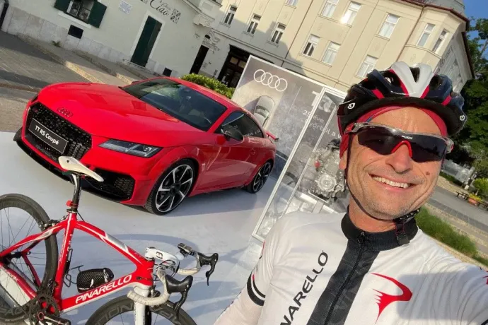 Az autó és aki rajong érte: Les Zoltán, az Audi Hungaria járműgyártásért felelős igazgatósági tagja – Fotó: Les Zoltán