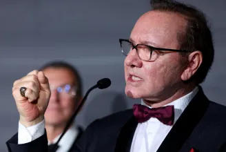 Elton Johnt idézve tért vissza Cannes-ba Kevin Spacey