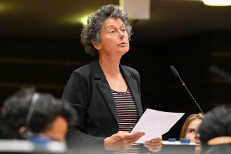 „A magyar kormány sodródása az orosz stílusú elnyomás felé” – az ellehetetlenítési törvényről vitázik az EP