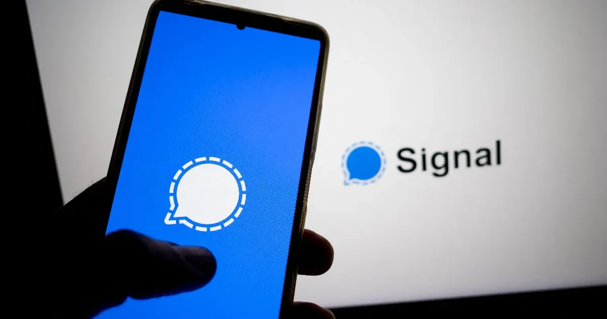 Tovább hízik Mike Waltz Signal-botránya, egy csomó szövetségi dolgozó chatje szivárgott ki