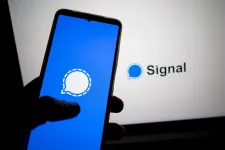 Tovább hízik Mike Waltz Signal-botránya, egy csomó szövetségi dolgozó csetelése szivárgott ki