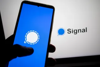 Tovább hízik Mike Waltz Signal-botránya, egy csomó szövetségi dolgozó chatje szivárgott ki