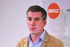 Kocsis Máté szerint az ellehetetlenítési törvény nem vonatkozik influenszerekre és youtuberekre