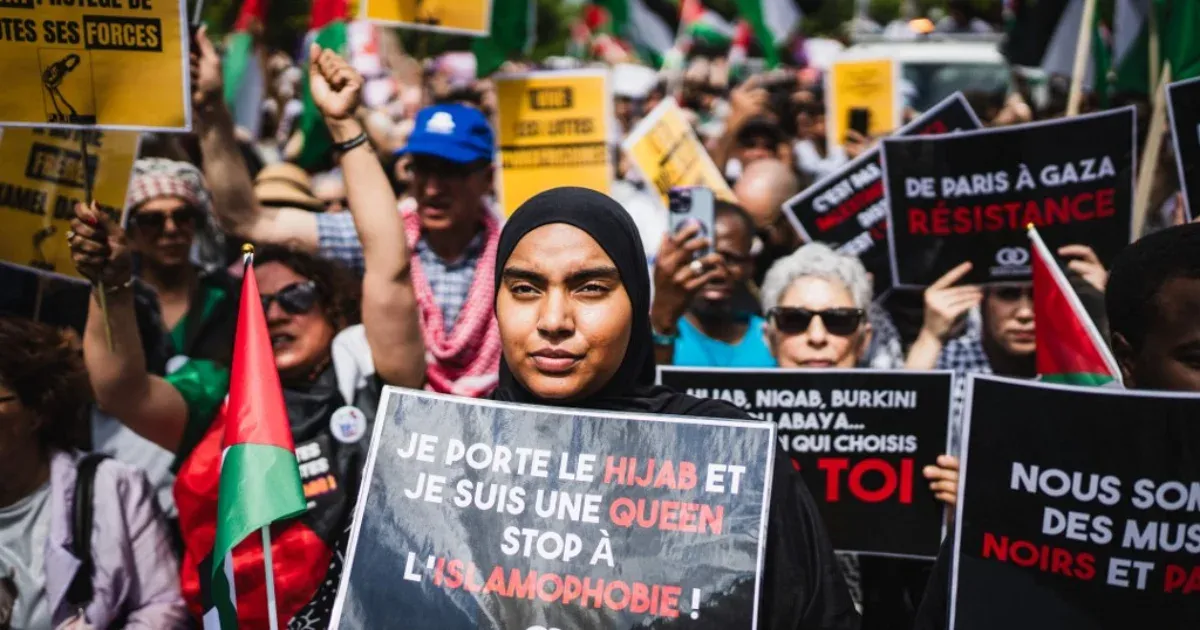 Egy jelentés szerint iszlamisták szivárognak be a francia intézményekbe, „beépülési stratégiával” akarnak kontrollt szerezni