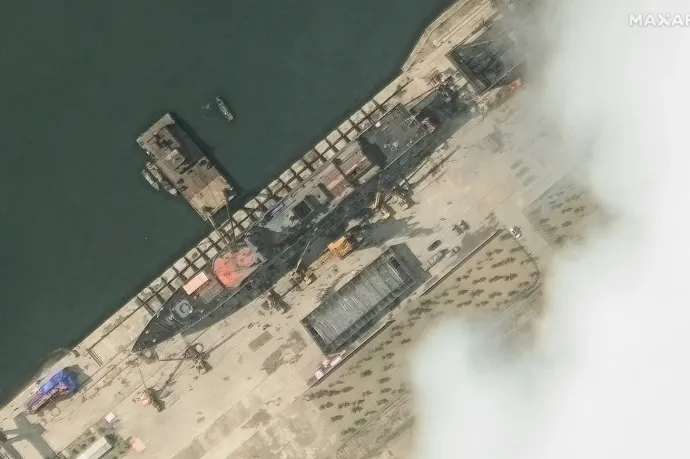 Kim Dzsongun kiborult, miután a szeme láttára borult fel Észak-Korea legnagyobb hadihajója