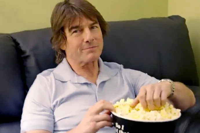 Miért pörög azon a fél internet, hogy hogyan eszik Tom Cruise popcornt?