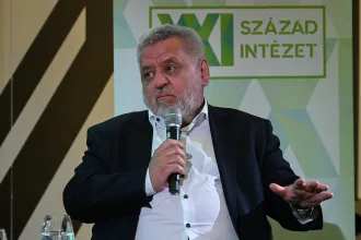 Lánczi András szerint az Orbánnal elégedetlenkedők először is fizessék ki azt, amit megtakarítottak a rezsicsökkentéssel