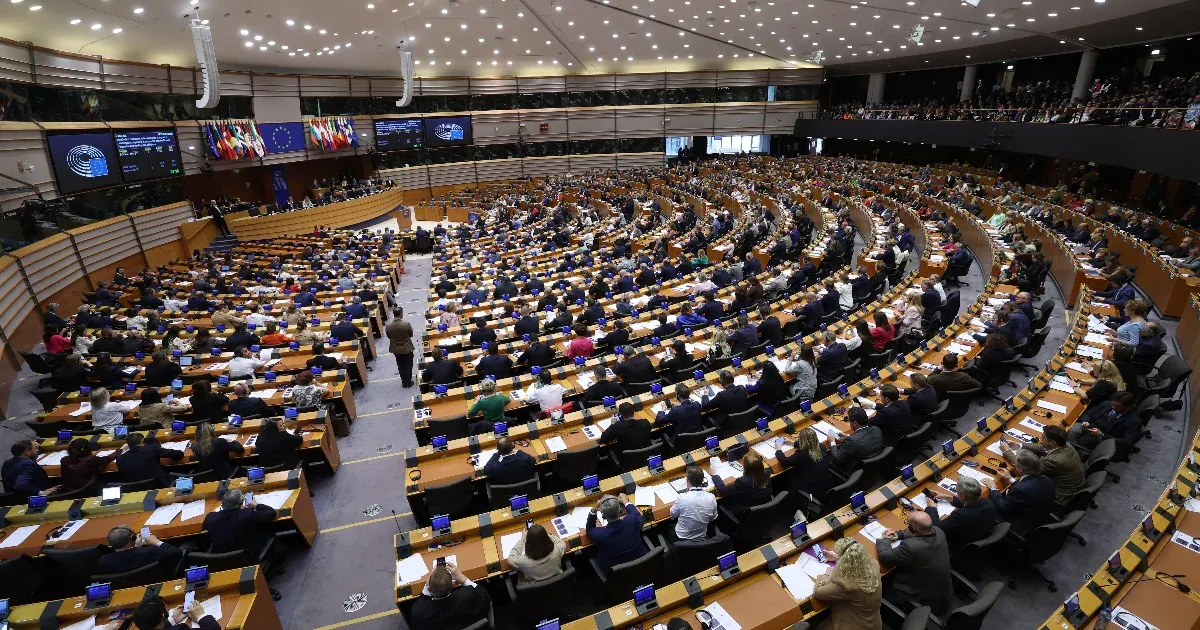 26 EP-képviselő kéri a magyar uniós pénzek befagyasztását