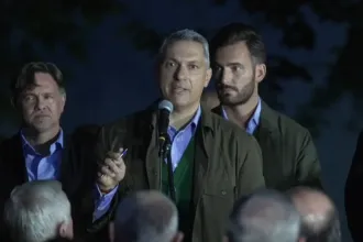 Lázár János: A gyöngeség jele, ha valaki ököllel és a másik elhallgattatásával akar politikai előnyt szerezni