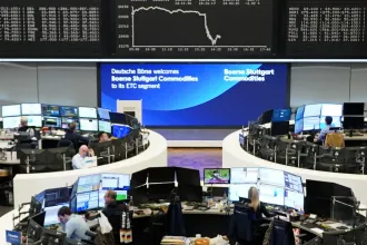 Trump 50 százalékos európai vámot lengetett be, zuhanásnak indult a kontinens részvénypiaca