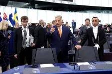 Figyelmeztetést küldhet az uniós alapértékekről szóló keddi meghallgatás