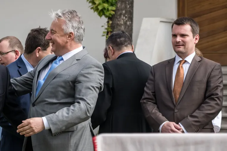 Pozícióharc, a Fidesztől függés és belső elégedetlenség húzódik a Semjén ellen lázadó KDNP-s lépése mögött