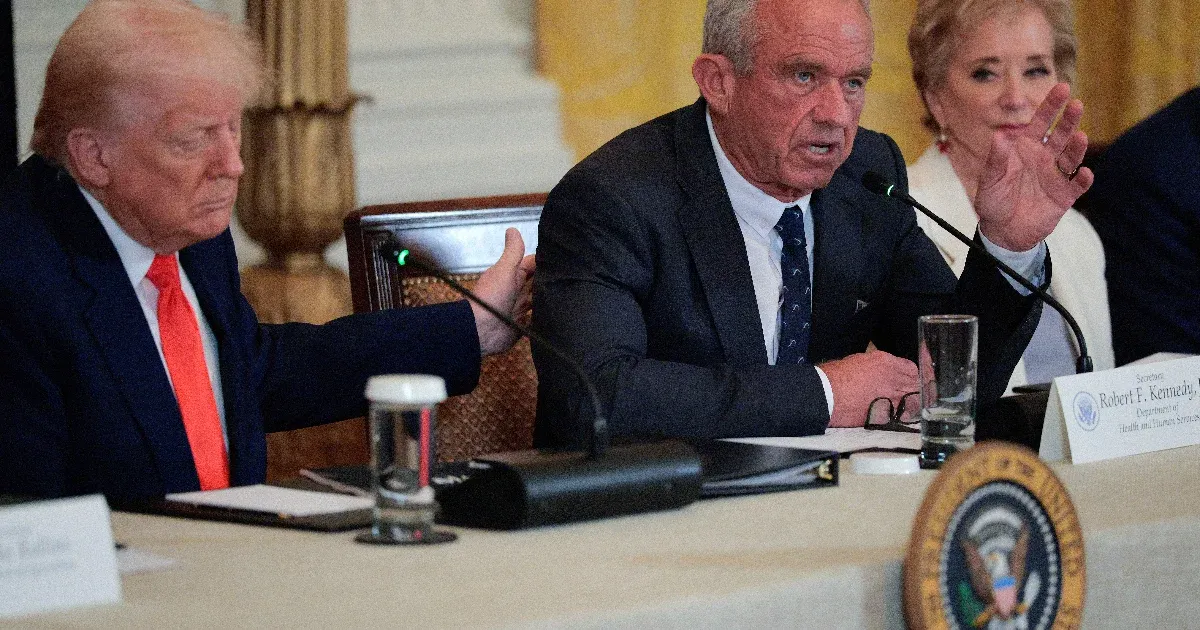 Nem tudta megvédeni az oltásellenes amerikai egészségügyi miniszter a fertőzöttnek ítélt struccokat