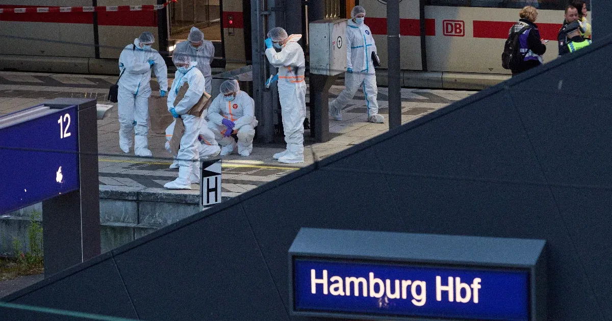 Őrizetbe vették a 18 embert késsel megsebesítő nőt Hamburgban