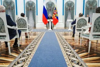 Putyin pufferzónát akar létrehozni az ukrán határon, ez is azt jelzi, nem számol gyors rendezéssel