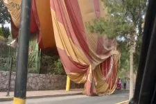 A mexikói piramisokat akarták megnézni felülről, lezuhant velük a hőlégballon