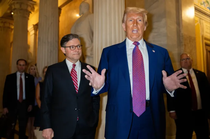 Trump átnyomta a képviselőházon, hogy hihetetlen vagyonokat csoportosítsanak a szegényektől a gazdagoknak
