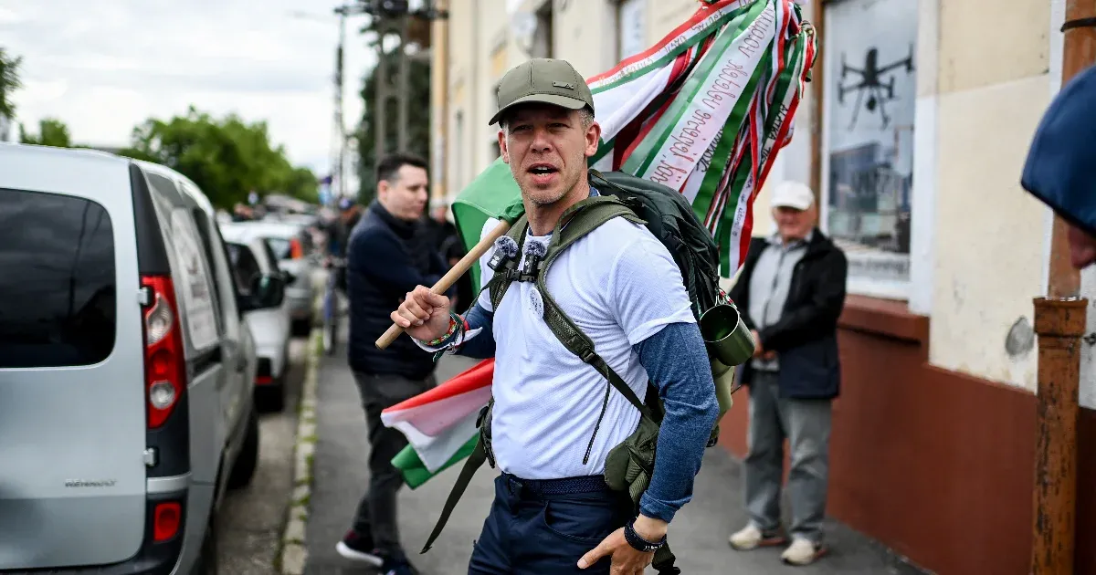 Magyar Péter: Nem várom el, hogy bárki egyik napról a másikra lecserélje a Fidesz-táblát a Tisza Pártéra