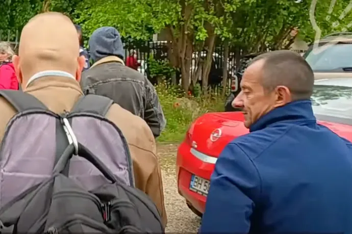A NER-es Viastein dolgozójának mondta magát a Magyar Péter nagyváradi beszédét megzavaró egyik tüntető
