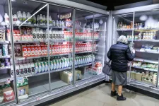 30 ezres élelmiszer-utalványt oszt a nyugdíjasoknak a kormány
