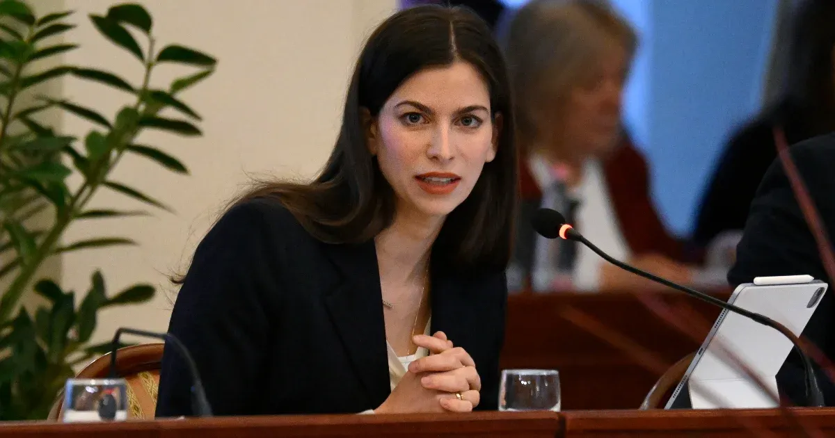 Szentkirályi Alexandra szerint Budapest csődjéhez vezetett, hogy Karácsonyék 50 milliárdot költöttek Rákosrendezőre