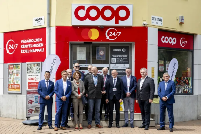 Megnyílt Magyarország első hibrid okosboltja Szegeden (x)