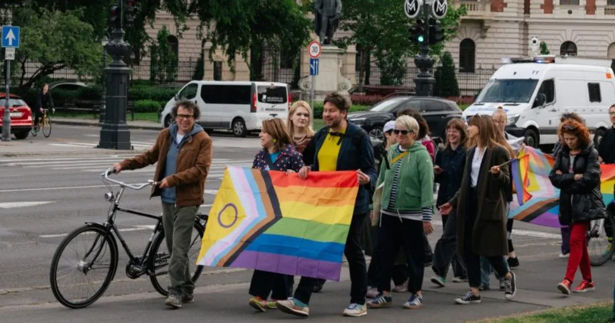 A rendőrség megtiltotta, hogy transz- és homofóbia elleni vonulást tartsanak az Andrássy úton