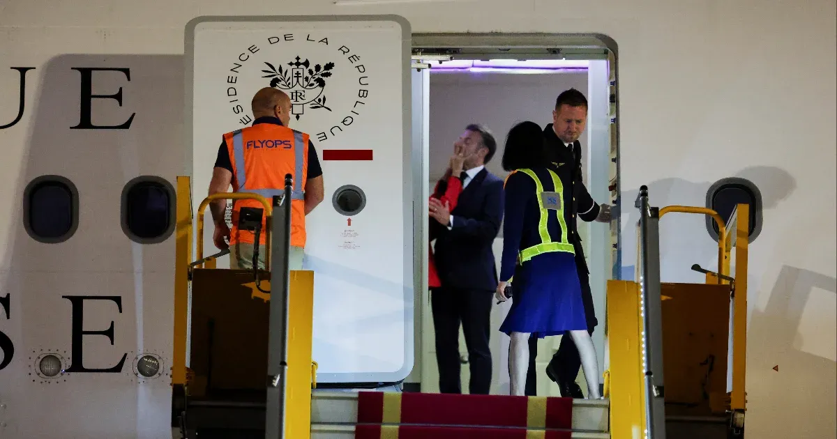 Macron: A feleségemmel nem veszekedtünk, csak viccelődtünk