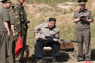 A lehető legsúlyosabb büntetést kaphatják a bűnbakok az oldalára dőlt észak-koreai hadihajó miatt
