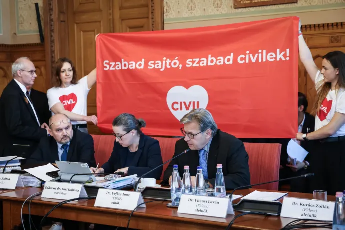 Az adófizetői pénzek 99 százaléka után a maradék 1 százalékot is ellopják – a fideszes módosítóról vitáztak